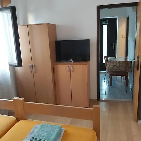 Janja Apartment